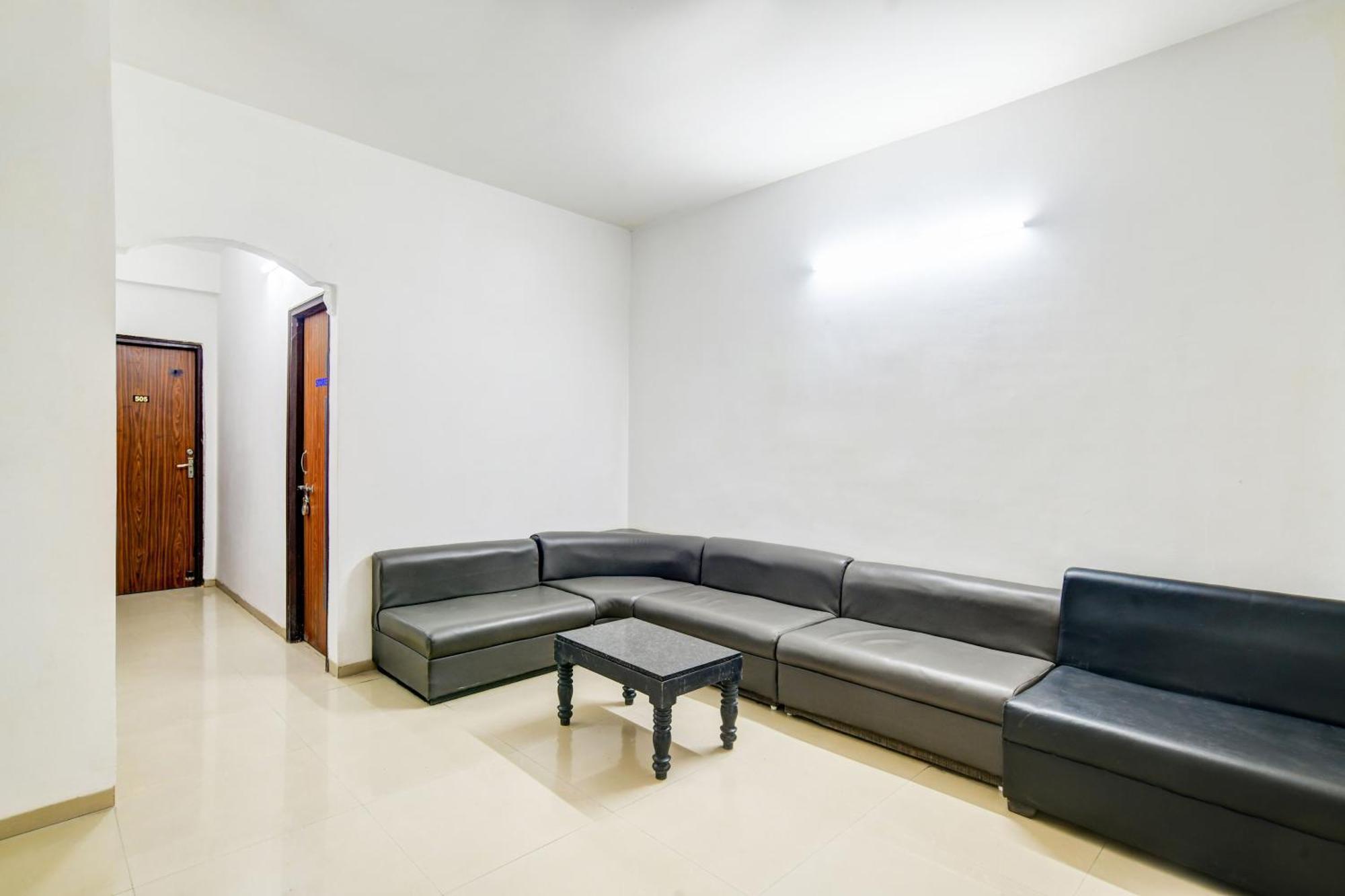 Super Hotel O Indraprasth Indore Buitenkant foto