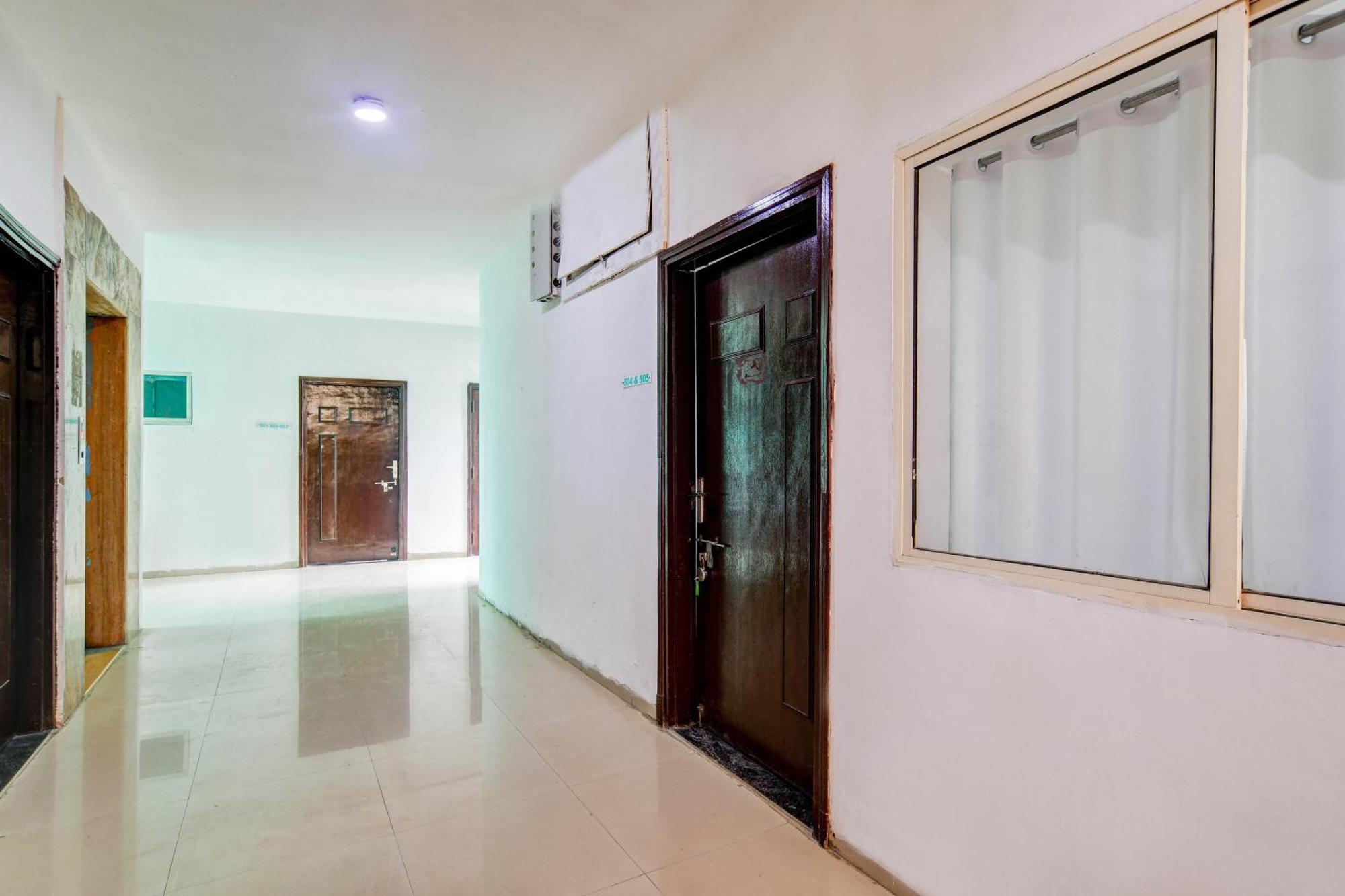 Super Hotel O Indraprasth Indore Buitenkant foto