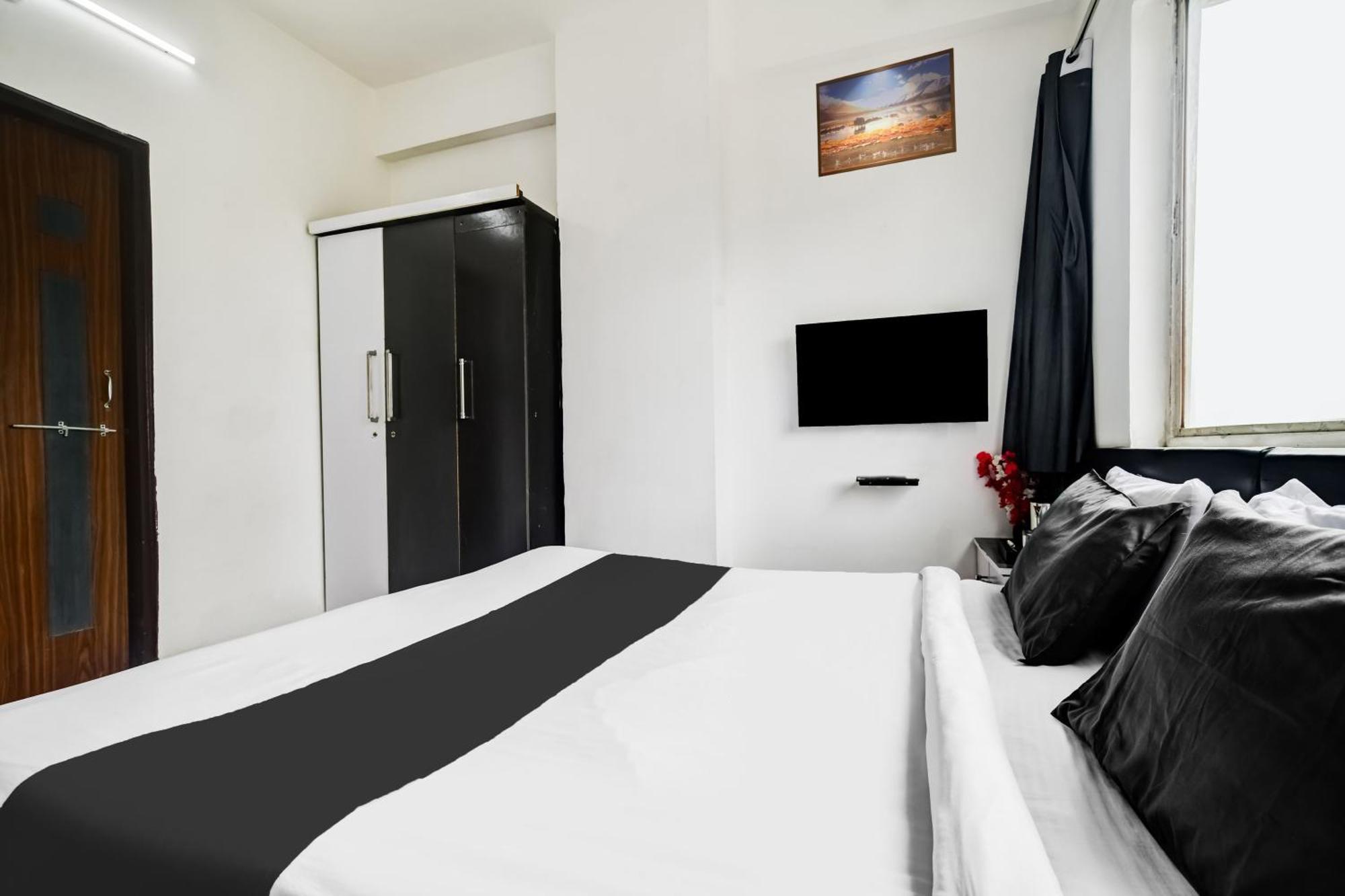 Super Hotel O Indraprasth Indore Buitenkant foto