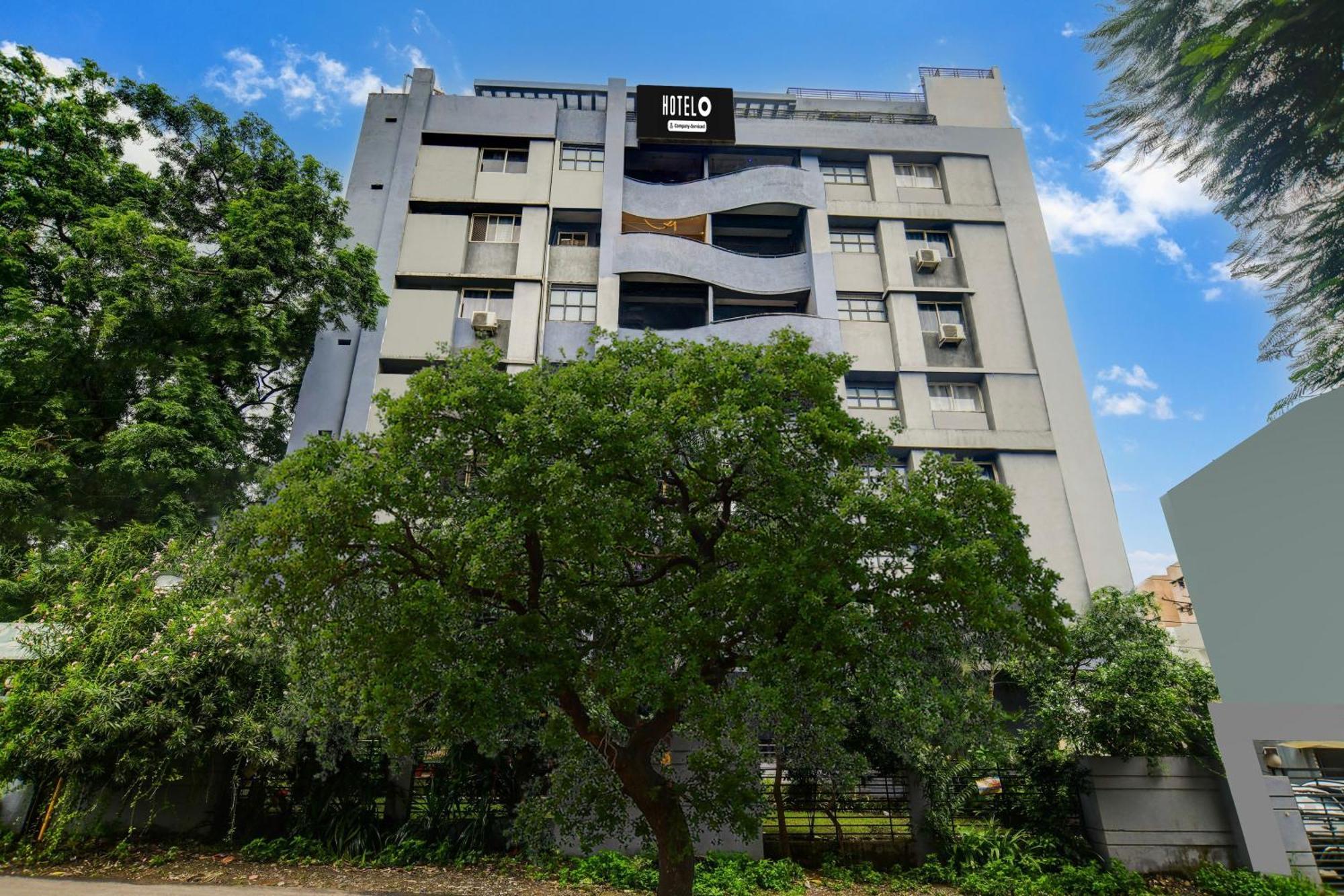 Super Hotel O Indraprasth Indore Buitenkant foto